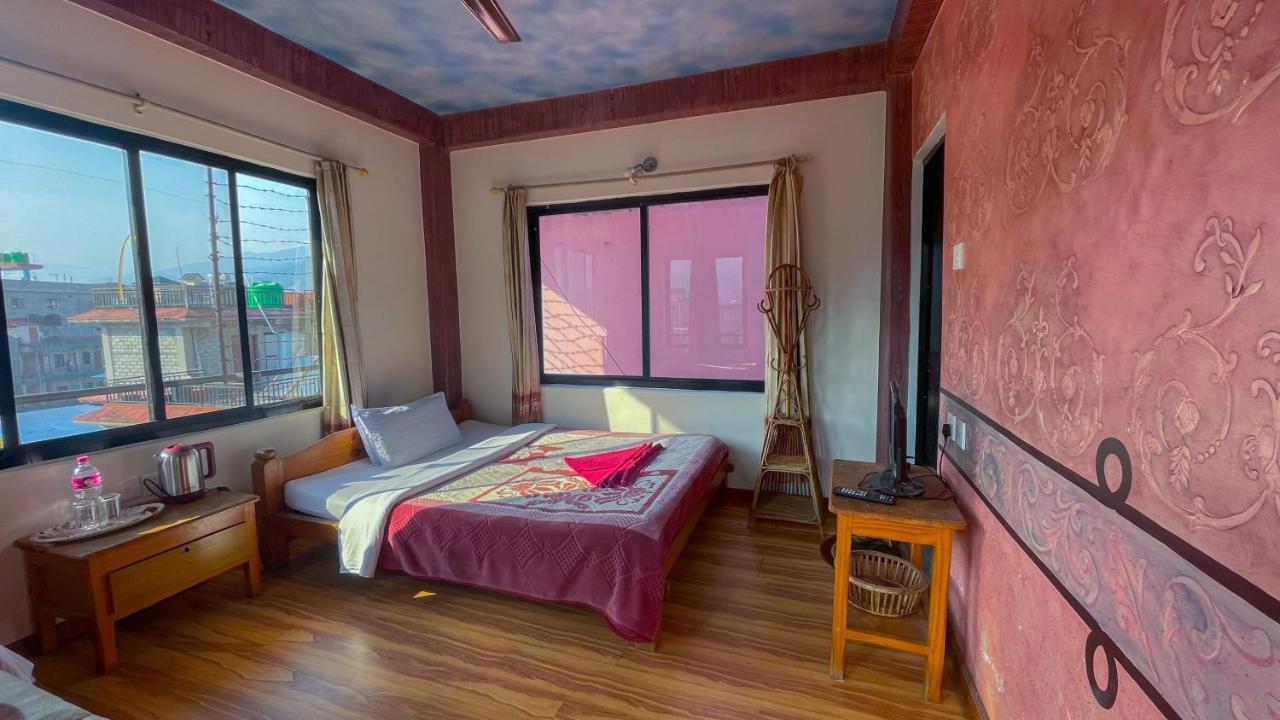 Hotel Hakoniwa Pokhara Extérieur photo